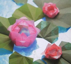 折り紙のすいれんの花