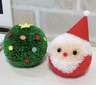 毛糸で作ったまん丸サンタとクリスマスツリー！